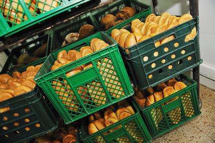 工业面包产品面包烘焙食品工厂新鲜产品生产背景